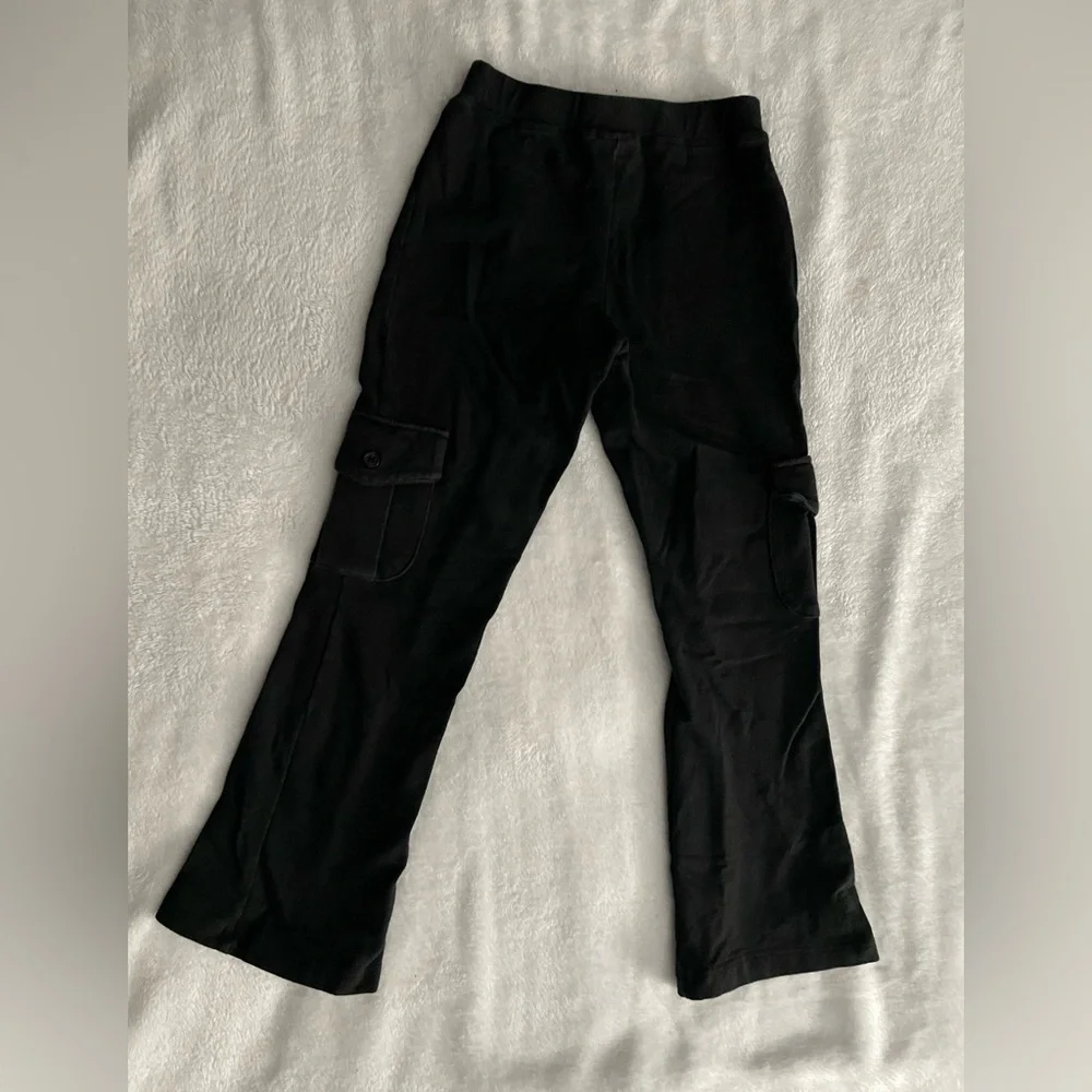 Old Navy black cargo flare pants with pockets girls size 7